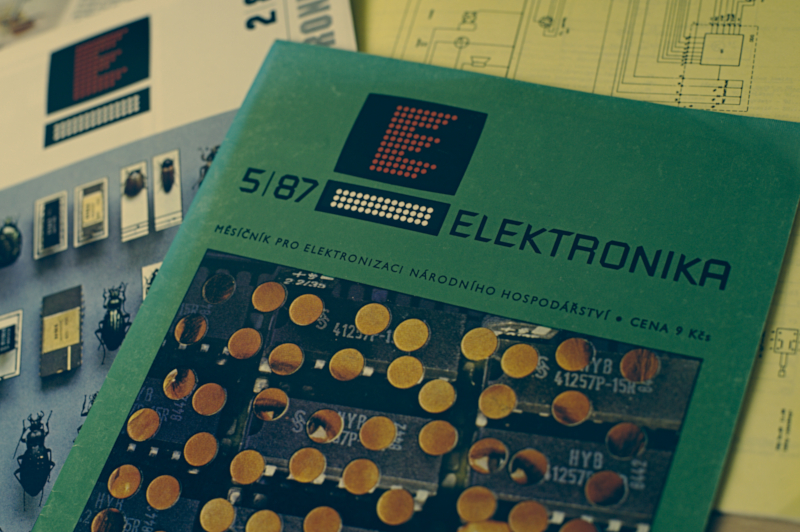 Fotka časopisů Elektronika